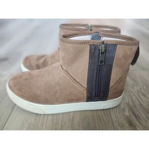 UGG Kids Adler Suede Double Zip Ankle Sneaker Boots Chestnut Brown Kids Size 4